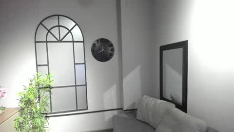 Snapshot of ema_luna_ chatting on December 14, 2025, 8:46 pm Ema online show from December 14, 2025, 8:46 pm