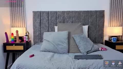 Ema online show from November 26, 2025, 7:37 pm