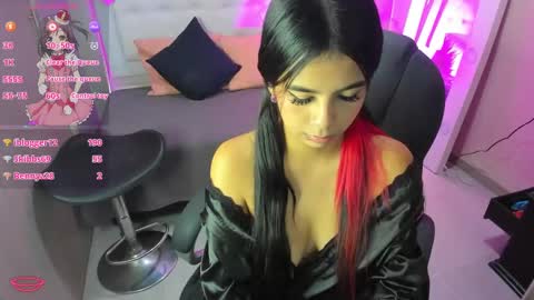 Snapshot of emalinda__hills chatting on February 1, 2025, 5:58 pm EMA online show from February 1, 2025, 5:58 pm