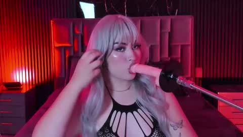 Ember Velvet online show from March 6, 2026, 4:09 am