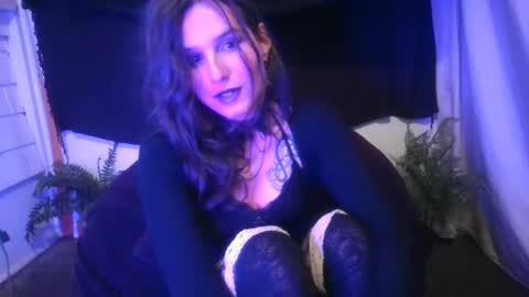 Snapshot of embers_of_eternity chatting on January 4, 2025, 1:10 am Ellie online show from January 4, 2025, 1:10 am