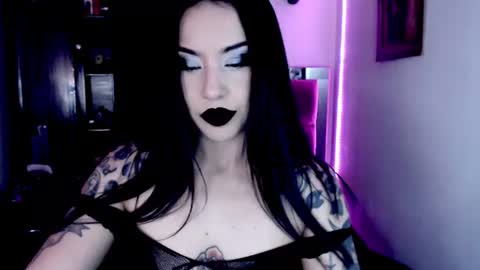Snapshot of emearld_black chatting on June 15, 2026, 3:42 am Emerald Black online show from June 15, 2026, 3:42 am
