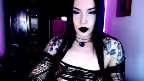 Snapshot of emearld_black chatting on July 25, 2026, 4:54 am Emerald Black online show from July 25, 2026, 4:54 am