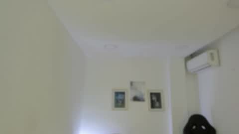 Snapshot of emelie_89 chatting on October 25, 2025, 12:02 pm emelie_89 online show from October 25, 2025, 12:02 pm