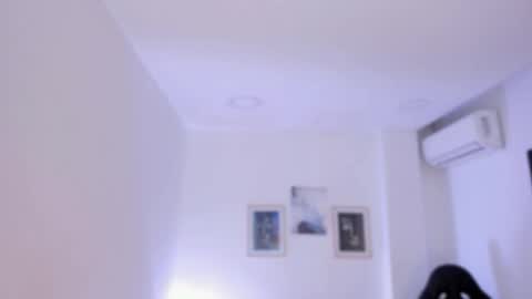 Snapshot of emelie_89 chatting on October 30, 2025, 8:49 am emelie_89 online show from October 30, 2025, 8:49 am