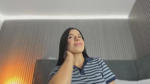 Snapshot of emelie_89 chatting on December 5, 2025, 11:30 am emelie_89 online show from December 5, 2025, 11:30 am