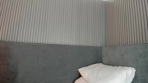 Snapshot of emelie_89 chatting on December 14, 2025, 11:37 am emelie_89 online show from December 14, 2025, 11:37 am