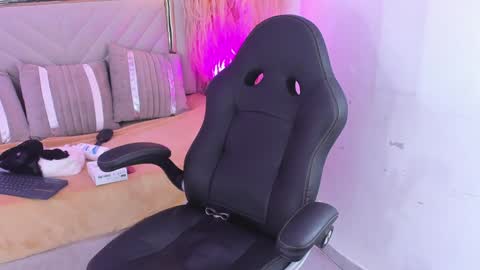 Emily  online show from December 12, 2024, 8:47 am