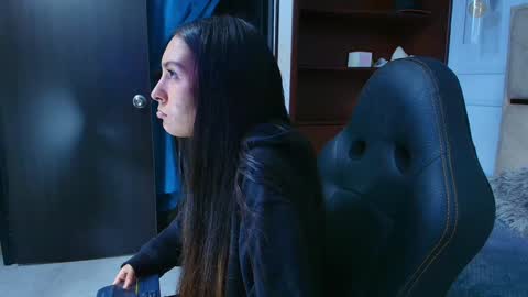 Emily  online show from December 31, 2024, 12:32 am