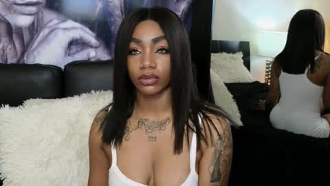 anyelii  online show from September 13, 2025, 9:31 am