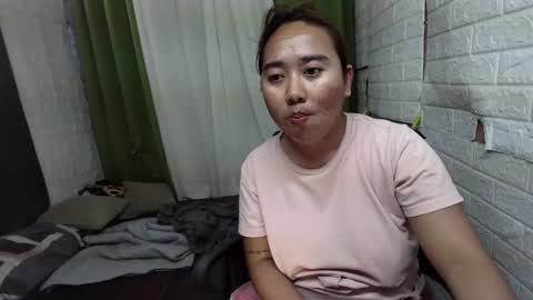 Snapshot of emely_slutxxx chatting on March 2, 2025, 7:32 am Emely online show from March 2, 2025, 7:32 am