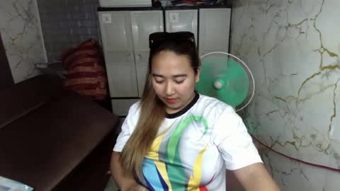 Snapshot of emely_slutxxx chatting on July 9, 2026, 10:41 am Emely online show from July 9, 2026, 10:41 am