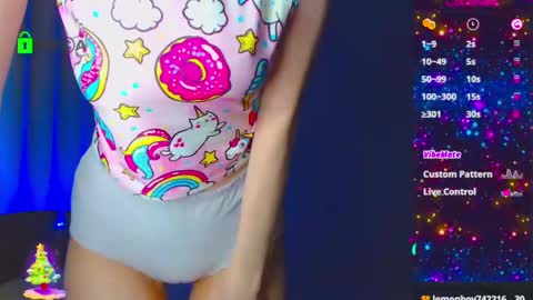 Snapshot of emelycrystal chatting on February 7, 2025, 4:27 am Emely online show from February 7, 2025, 4:27 am