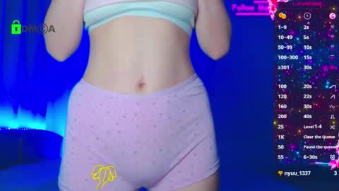 Emely online show from November 19, 2025, 3:28 am