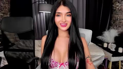 Snapshot of emeraldfvckinggreyson chatting on February 7, 2025, 3:34 am Emerald online show from February 7, 2025, 3:34 am