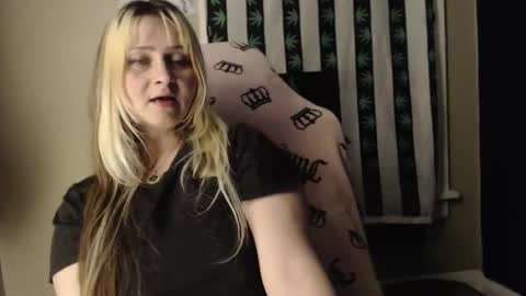 emeraldstrawberri online show from January 7, 2026, 7:55 am