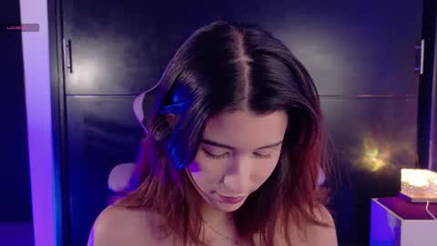 Snapshot of emicute_ chatting on November 26, 2025, 12:00 am online show from November 26, 2025, 12:00 am