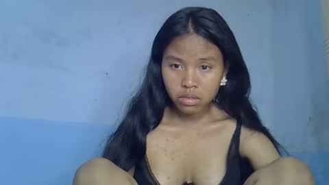 Snapshot of emiehottie chatting on May 18, 2026, 7:58 am Ami online show from May 18, 2026, 7:58 am