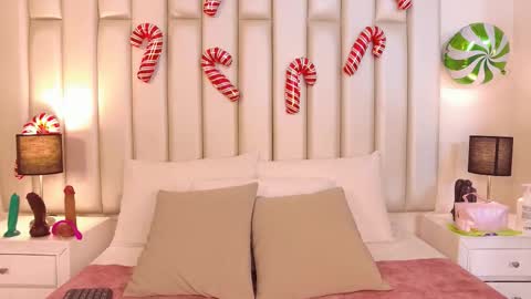 EMILY ROBERTS online show from December 17, 2025, 3:01 am