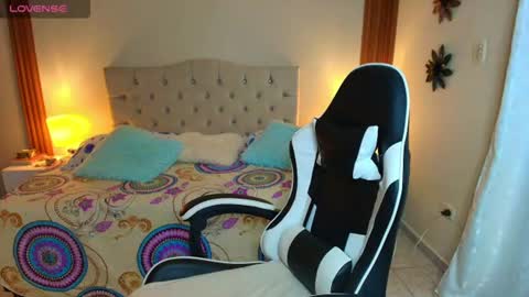 Snapshot of emiily_skinny chatting on July 3, 2026, 11:44 pm emiily_skinny online show from July 3, 2026, 11:44 pm