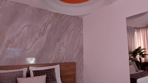 Emily online show from November 30, 2025, 12:09 pm