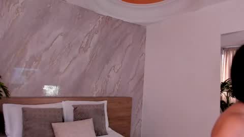 Emily online show from December 16, 2025, 12:10 pm