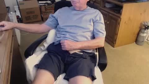 Snapshot of emil_karpo chatting on May 4, 2026, 4:03 pm Terrance1st online show from May 4, 2026, 4:03 pm