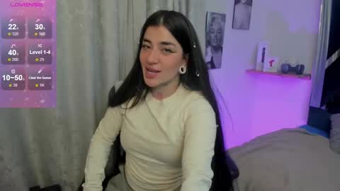 emilayton_ online show from December 19, 2024, 3:51 am