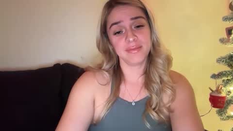 emilelovesyou online show from December 5, 2025, 3:59 am