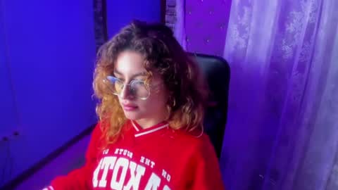 Emy  online show from September 17, 2025, 12:12 am