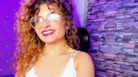 Emy  online show from September 23, 2025, 11:19 pm