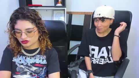 Emy  online show from November 9, 2025, 5:28 am