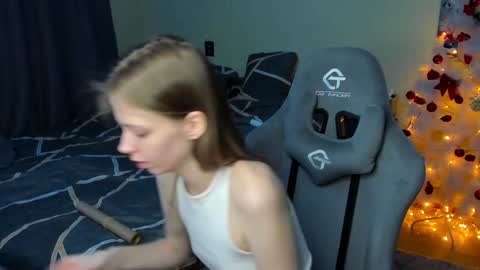 Snapshot of emili_sweet__ chatting on December 26, 2024, 6:54 pm emili_sweet__ online show from December 26, 2024, 6:54 pm