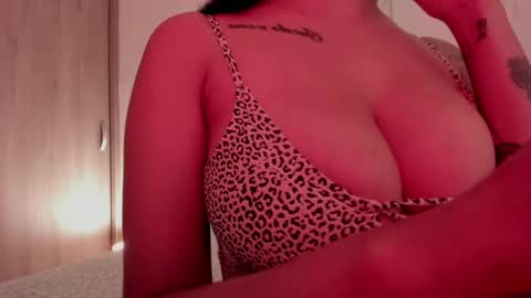 Snapshot of emilia_ghendle chatting on January 17, 2025, 8:22 pm Emilia Big Boobs online show from January 17, 2025, 8:22 pm