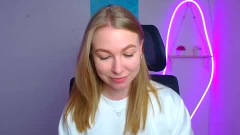 Emilia online show from March 26, 2026, 12:33 pm