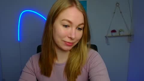 Emilia online show from April 18, 2026, 5:22 am
