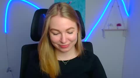 Emilia online show from May 17, 2026, 5:38 am