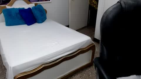 Snapshot of emiliaa_hot chatting on July 31, 2026, 10:42 pm emiliaa_hot online show from July 31, 2026, 10:42 pm