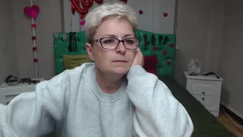 EmiliaGree online show from September 29, 2025, 6:02 pm