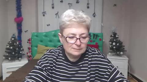 Snapshot of emiliagree chatting on January 5, 2026, 6:11 pm EmiliaGree online show from January 5, 2026, 6:11 pm