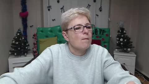 Snapshot of emiliagree chatting on January 11, 2026, 6:02 pm EmiliaGree online show from January 11, 2026, 6:02 pm