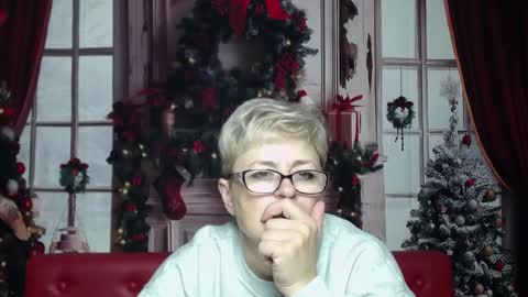 Snapshot of emiliagree chatting on January 12, 2026, 6:02 pm EmiliaGree online show from January 12, 2026, 6:02 pm