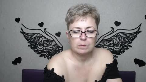 EmiliaGree online show from April 15, 2026, 7:58 pm