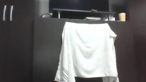 Snapshot of emiliahoney chatting on December 16, 2025, 11:59 am emiliahoney online show from December 16, 2025, 11:59 am