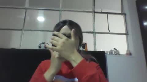 Snapshot of emiliahoney chatting on December 18, 2025, 8:48 pm emiliahoney online show from December 18, 2025, 8:48 pm