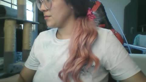 Snapshot of emiliahoney chatting on December 21, 2025, 6:59 pm emiliahoney online show from December 21, 2025, 6:59 pm