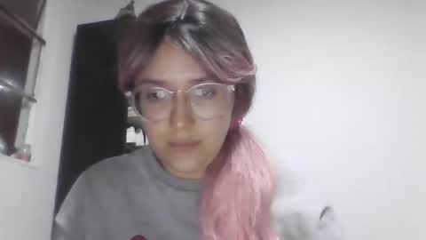 Snapshot of emiliahoney chatting on January 12, 2026, 11:21 pm emiliahoney online show from January 12, 2026, 11:21 pm