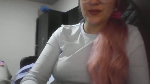 Snapshot of emiliahoney chatting on July 3, 2026, 9:21 pm emiliahoney online show from July 3, 2026, 9:21 pm
