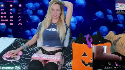 EmiliaMoon online show from October 21, 2025, 7:03 pm