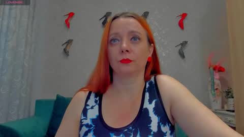Emiliana online show from October 17, 2025, 11:46 am
